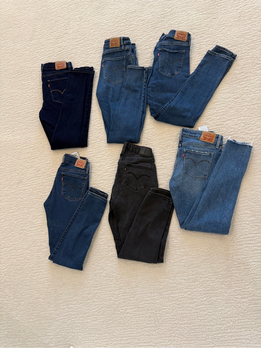 6 pair of Levi’s skinny jeans size 27
